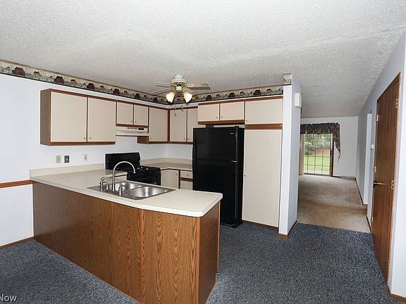3rd image of 810 Southwestern Run Unit 15