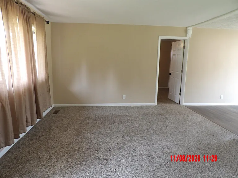 810 W Lincoln St — Photo 6