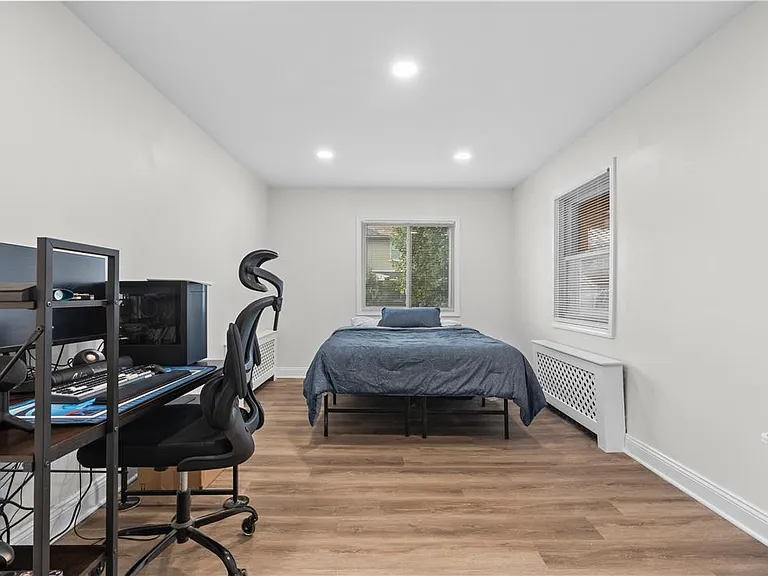 726 Seneca St #1 — Photo 36