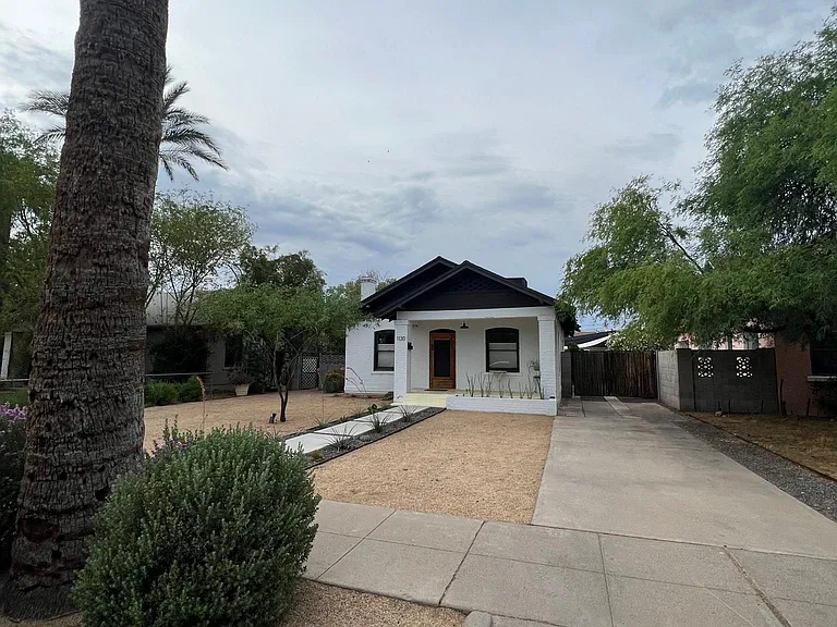 1130 E Palm Ln — Photo 1