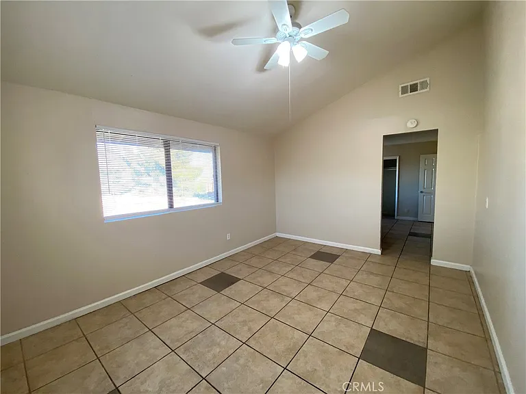 18746 Rock Springs Rd — Photo 11