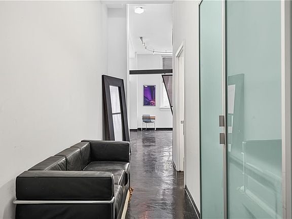 5th image of 334 Carondelet St APT 401