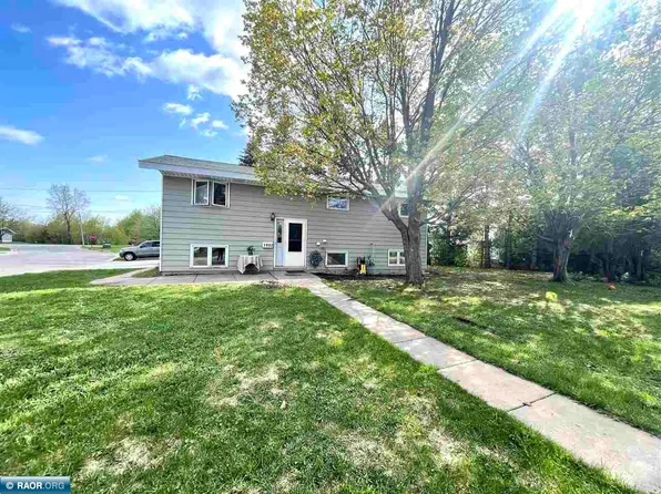 1002 11th St S, Virginia, MN 55792