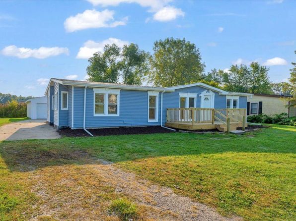 23755 Clark Rd, Belleville, MI 48111