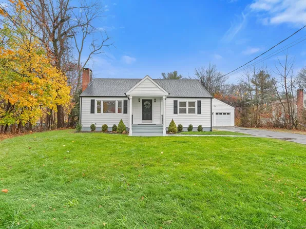 1300 Old Town Road, Trumbull, CT 06611