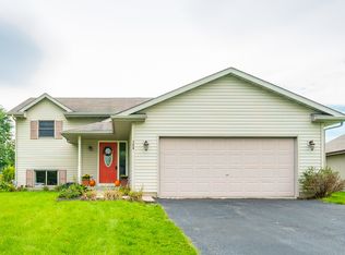 308 Constitution Dr SW, Poplar Grove, IL 61065