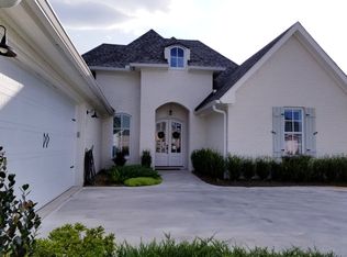 6520 White Oleander Cir, Lake Charles, LA 70605