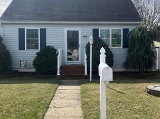 140 Pleasantview Ct, Copiague, NY 11726