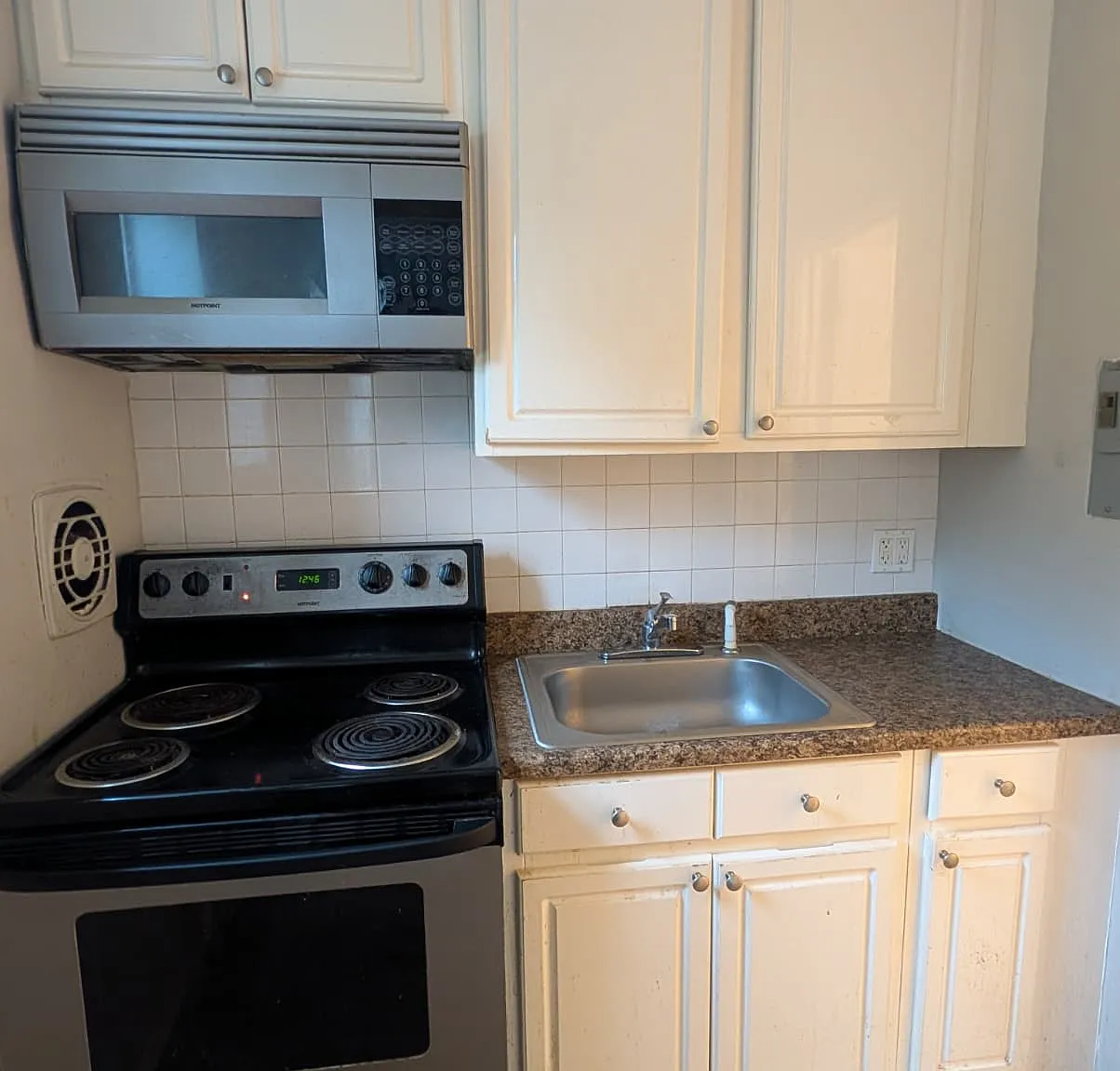 Studio, $1,100 — Photo 2