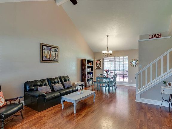 5th image of 4144 Periwinkle Dr