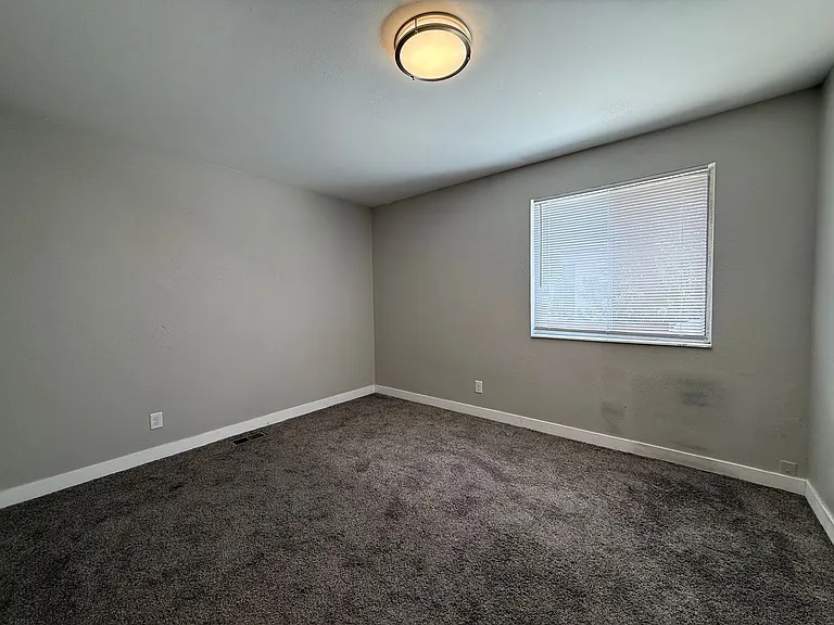 680 E Malibu Dr — Photo 8