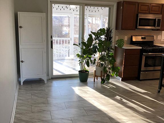 Dining area to porch