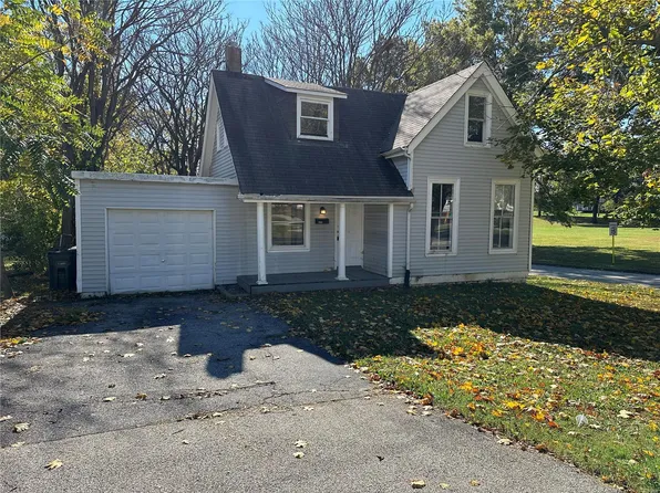 8346 Flora Ave, Saint Louis, MO 63114