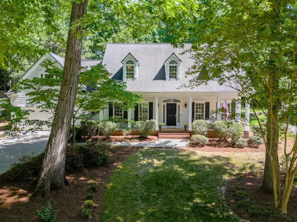 109 Large Oaks Dr, Cary, NC 27518