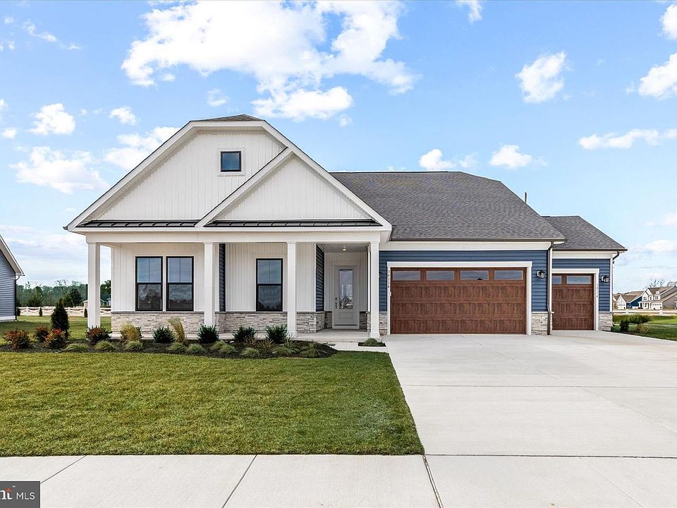 1st image of 34114 Hornbeam Dr