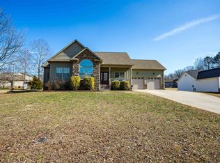179 Eagle Ridge Dr, Chesnee, SC 29323