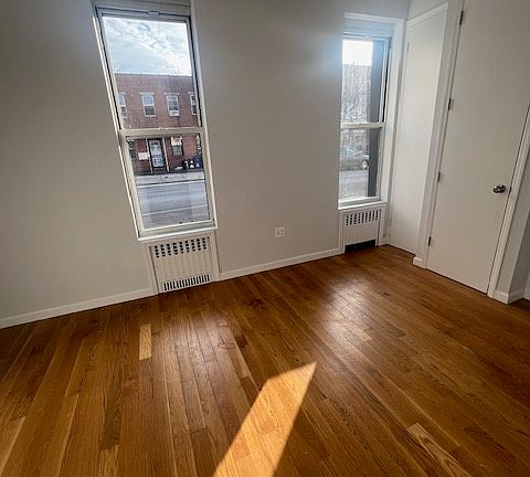 2nd image of 123 Mac Dougal St #1