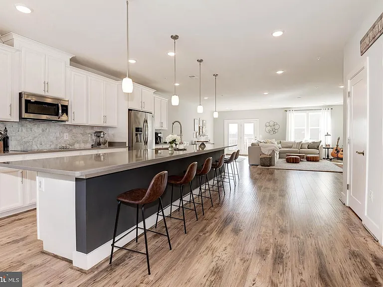 20523 Milbridge Ter — Photo 12