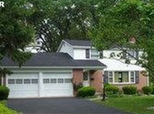 1460 Stonewood Dr, Bethlehem, PA 18017