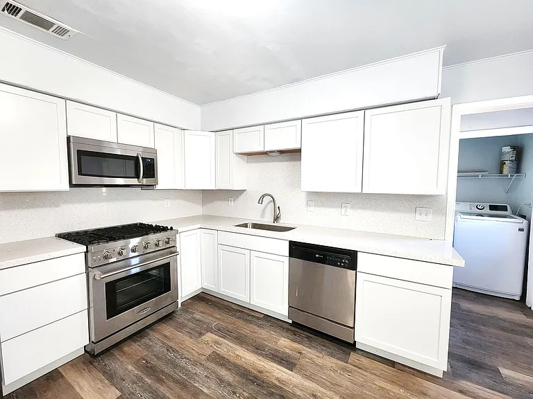 3604 Valley View Rd — Photo 9