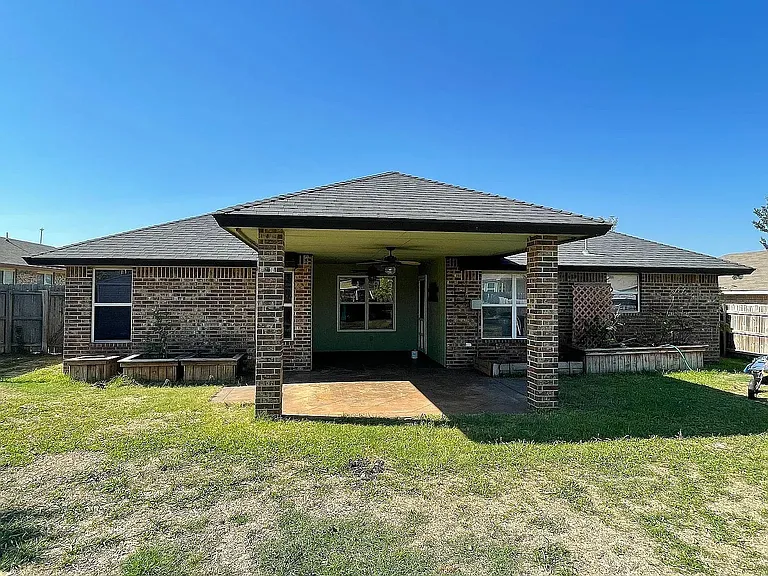 505 Omar Dr — Photo 18