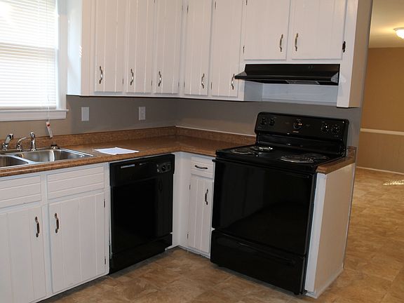 3rd image of 104 Cherrywood Cir