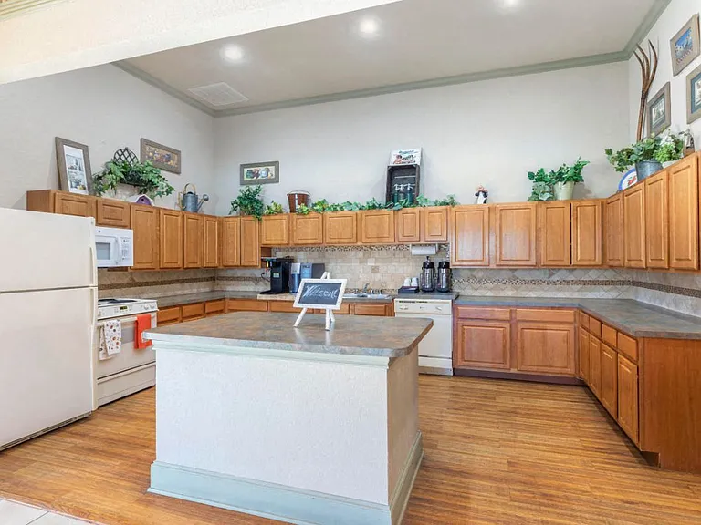2400 Bolton Boone Dr — Photo 12