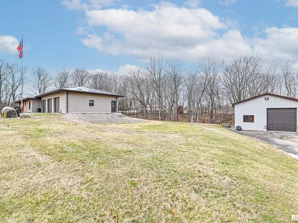8109 S McCumber Rd, Peoria, IL 61607