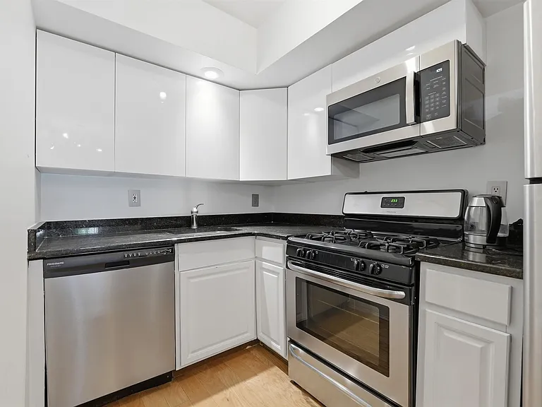 6405 Boulevard E #C2 — Photo 5