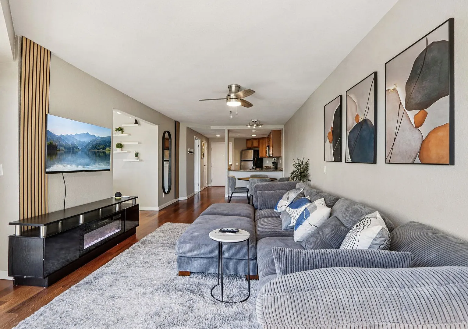 Available NOW! 1 Bedroom 1 Bath Beautiful Condo in Denver! — Photo 1