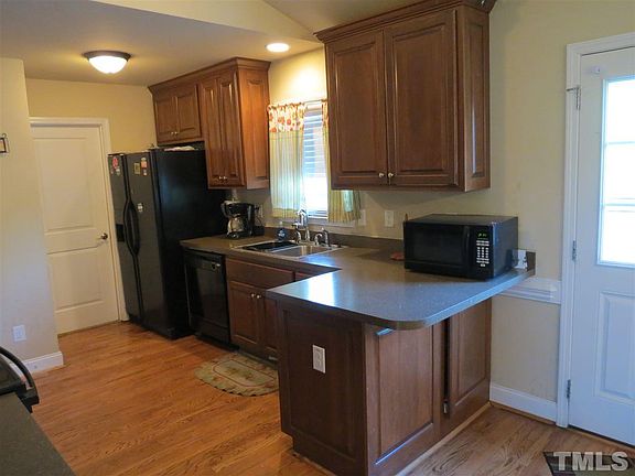 5th image of 103 Bayberry Ln