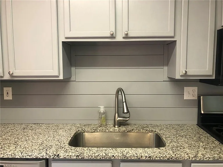 1012 Marina Trace Dr — Photo 8