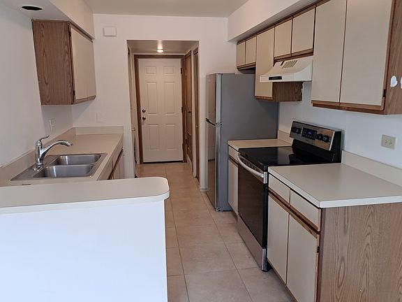 3rd image of 1129 N Knollwood Dr