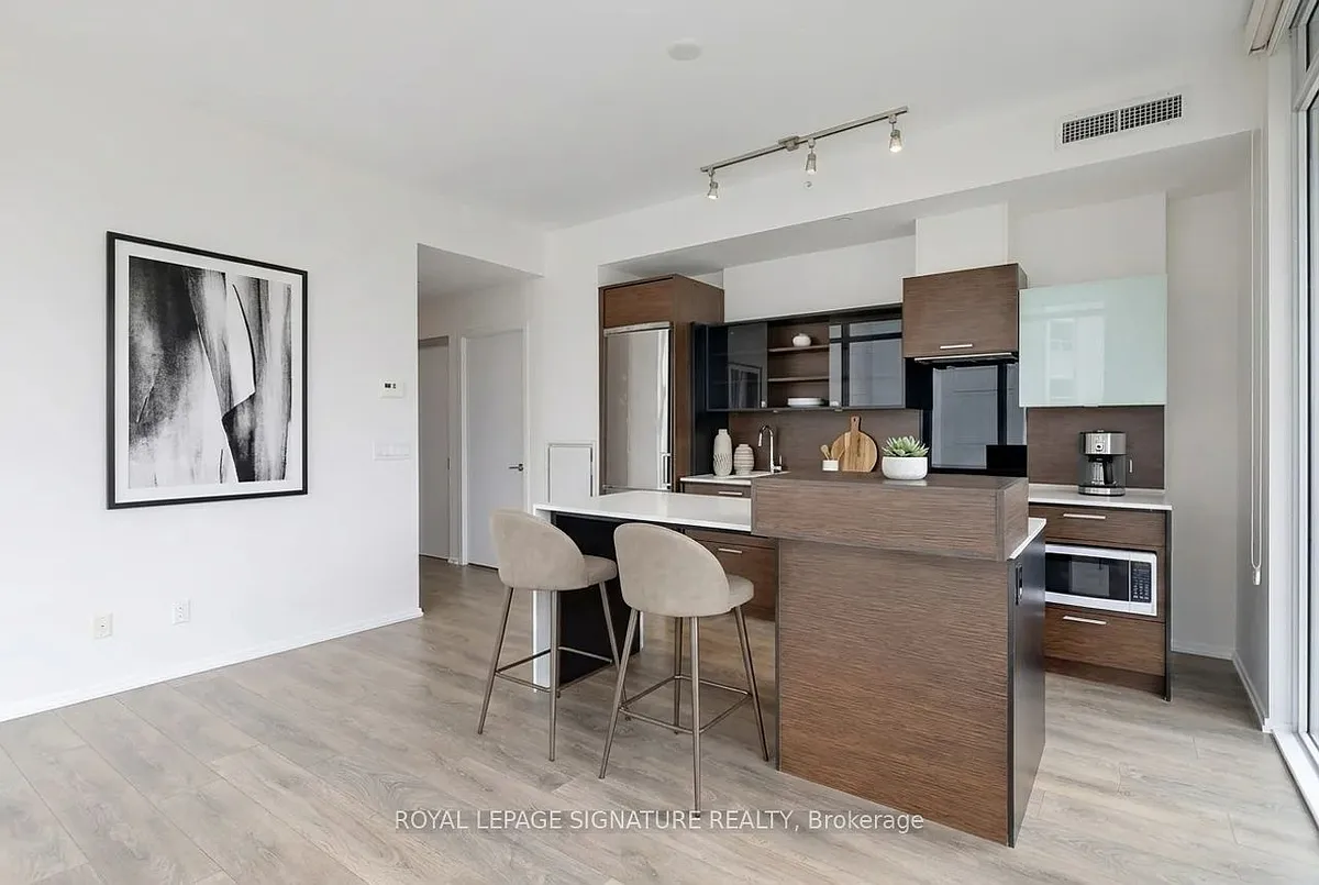 Building Photo - 75 Saint Nicholas St #604