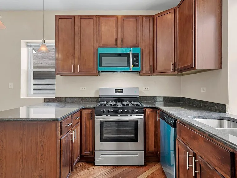 7211 N Damen Ave #2 — Photo 15
