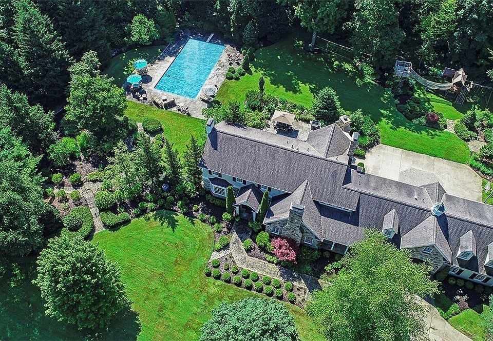 33700 Woodleigh Rd, Pepper Pike, OH 44124 Zillow