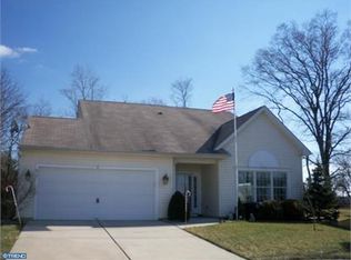 5 Hedge Row Ct, Columbus, NJ 08022