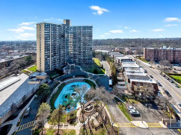 2 Bay Club Drive #16V, Bayside, NY 11360