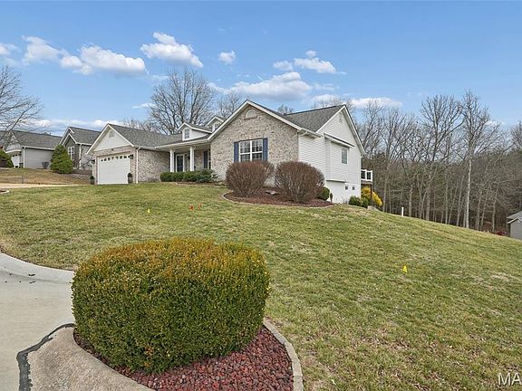 2nd image of 61 Ashford Pl