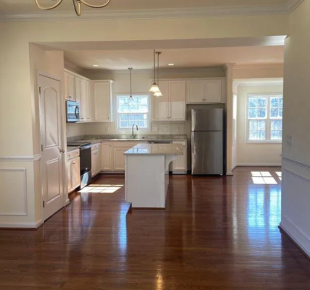 4235 Campbell View Ln — Photo 3