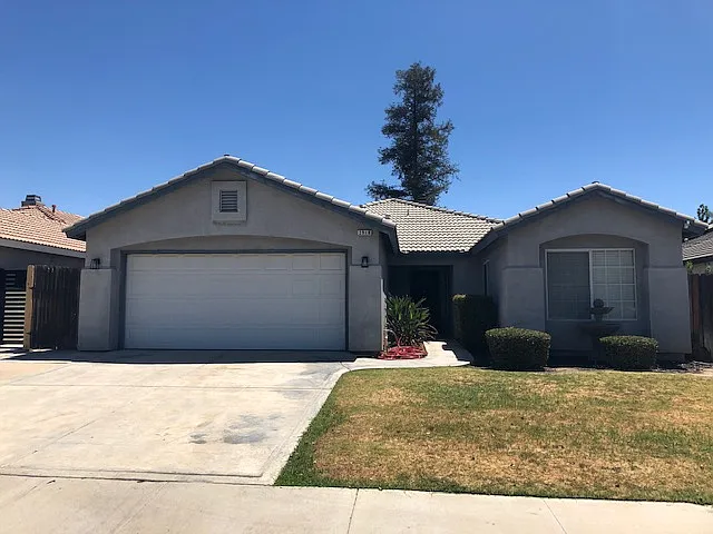 3 bed, $2,400 — Photo 1