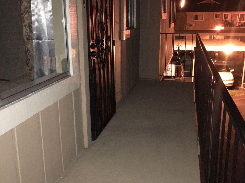 Upstairs Walkway 
