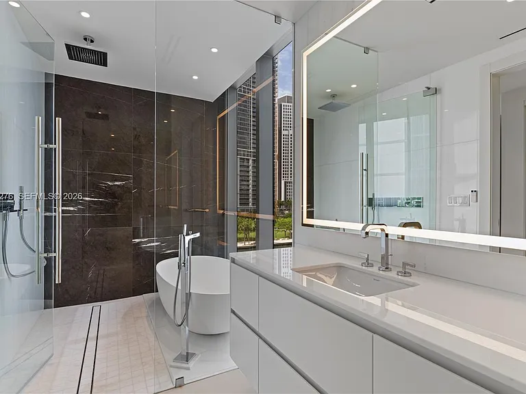 300 Biscayne Boulevard Way #804 — Photo 19