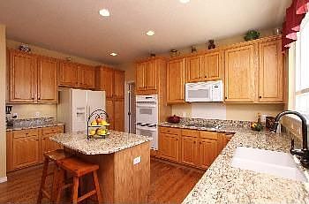 Kitchen-14x10, hardwood floors, granite counters
