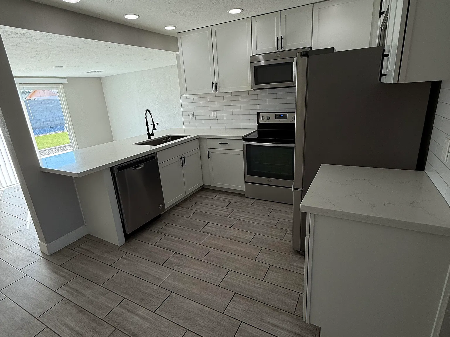 3 bed, 1615 sqft, $2,295 — Photo 2
