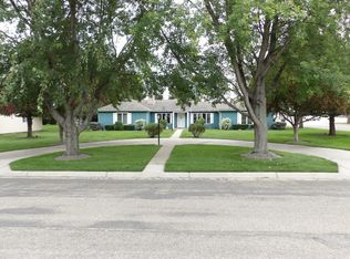 902 Howard Ave SE, Cooperstown, ND 58425