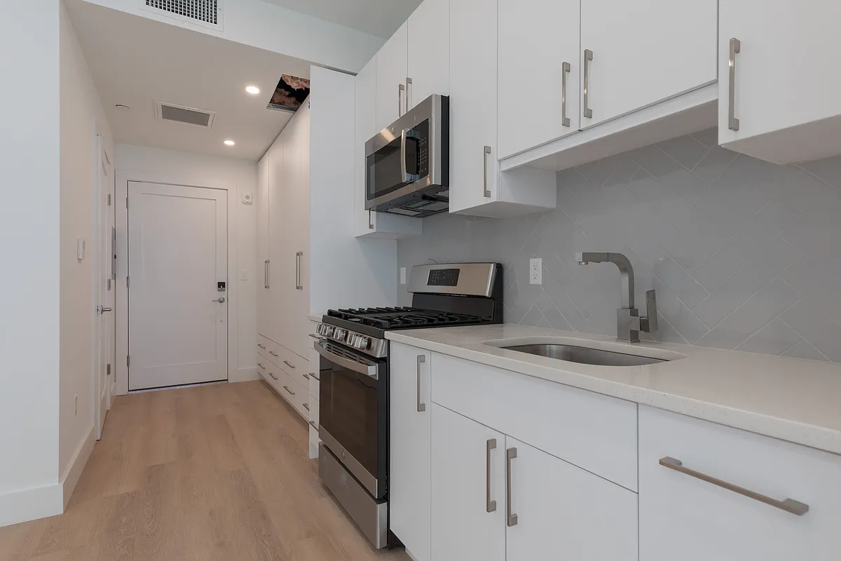 Building Photo - 1127 Harrison Ave #221
