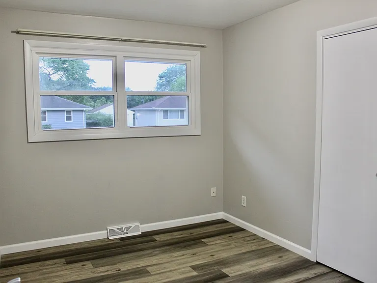 1907 W Austin Dr — Photo 14