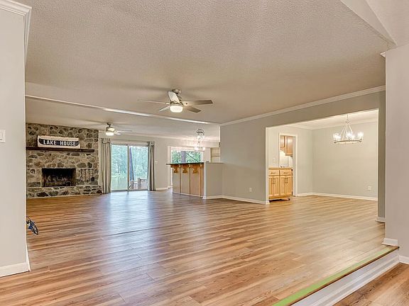 3rd image of 30 Plantation Hills Dr