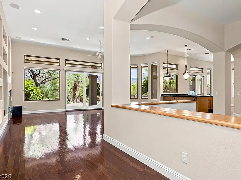 6 Old Marsh Ct — Photo 10